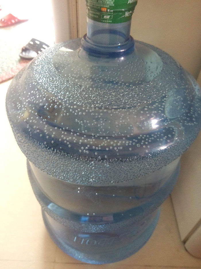 【曾祥超水站】解析桶装水里面的气泡