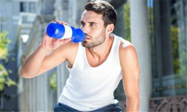 剧烈运动后怎么喝水比较好？