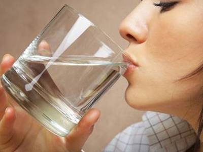 好好喝水不仅能解渴还能缓解身体不适